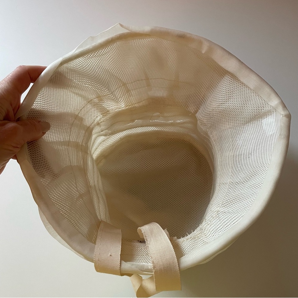 Sweet Vintage Cream Bucket Hat with Bow Accent, 1960s - Picture 5 of 8